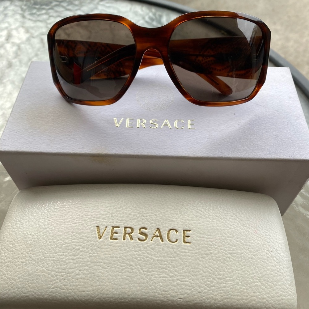 100% Authentic Versace Sunglasses - image 8